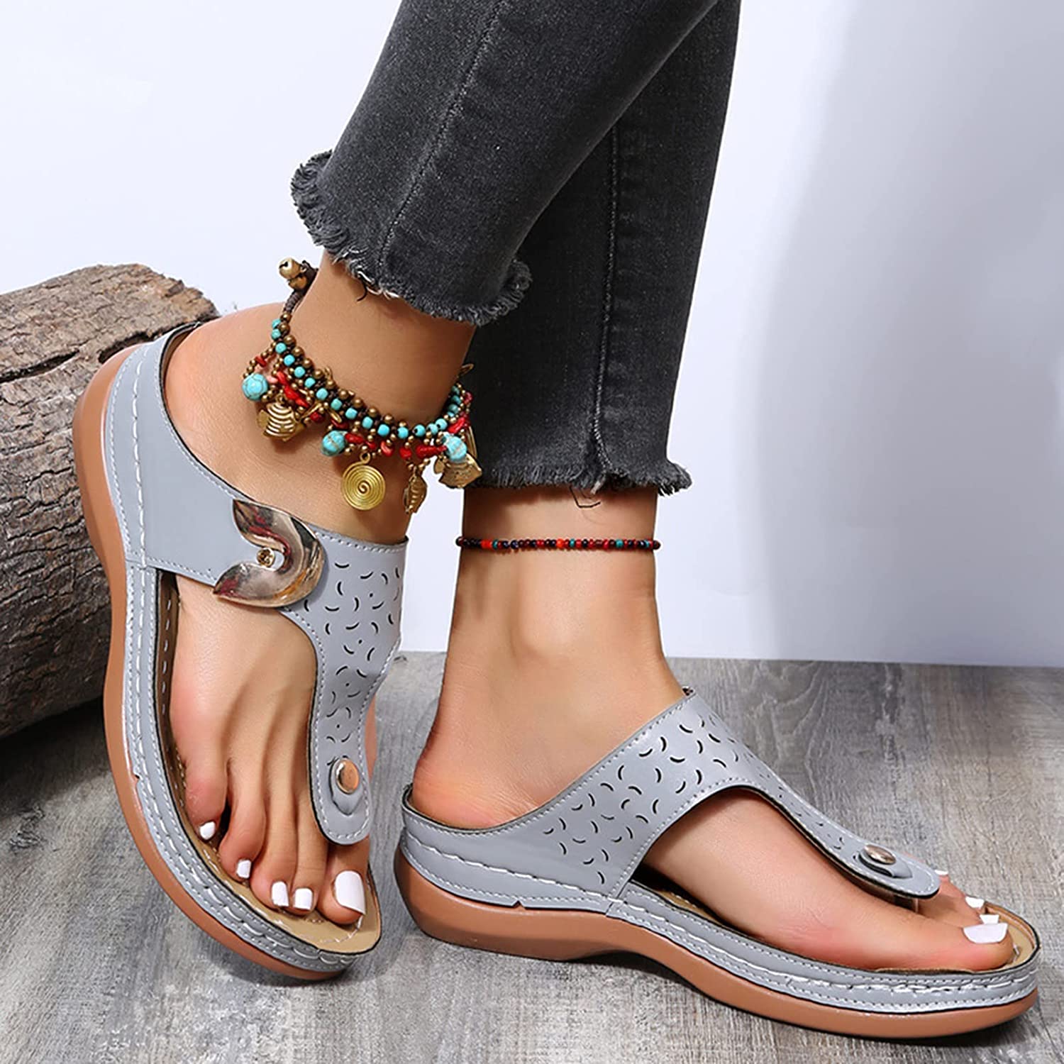 2024 Summer New Women's Metal Decor Feature Pattern Wedge Flip-Flops