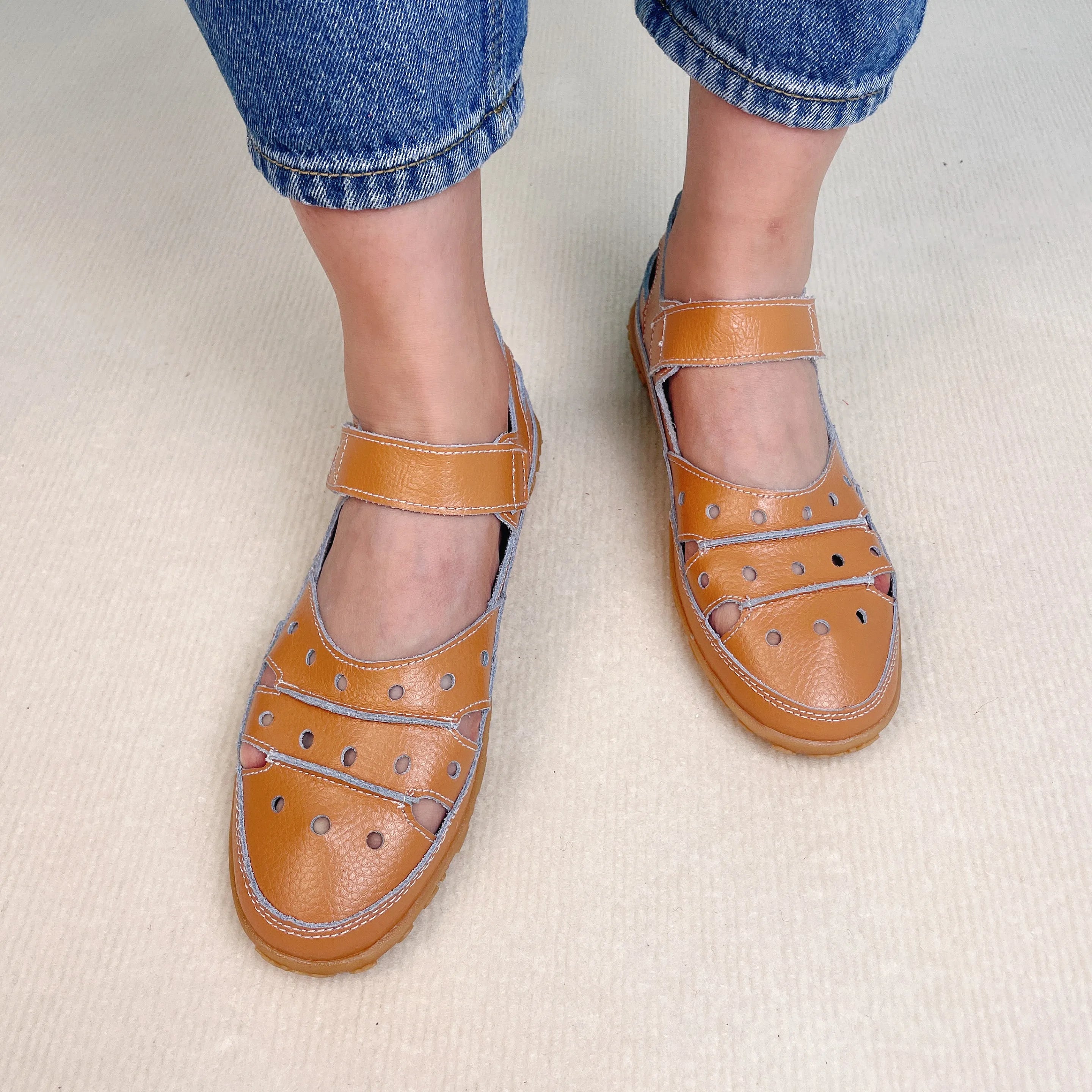 🔥- Women's Hollow Hook Flat Sandals