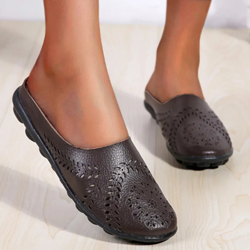 🔥Casual All-match Hollow Slippers
