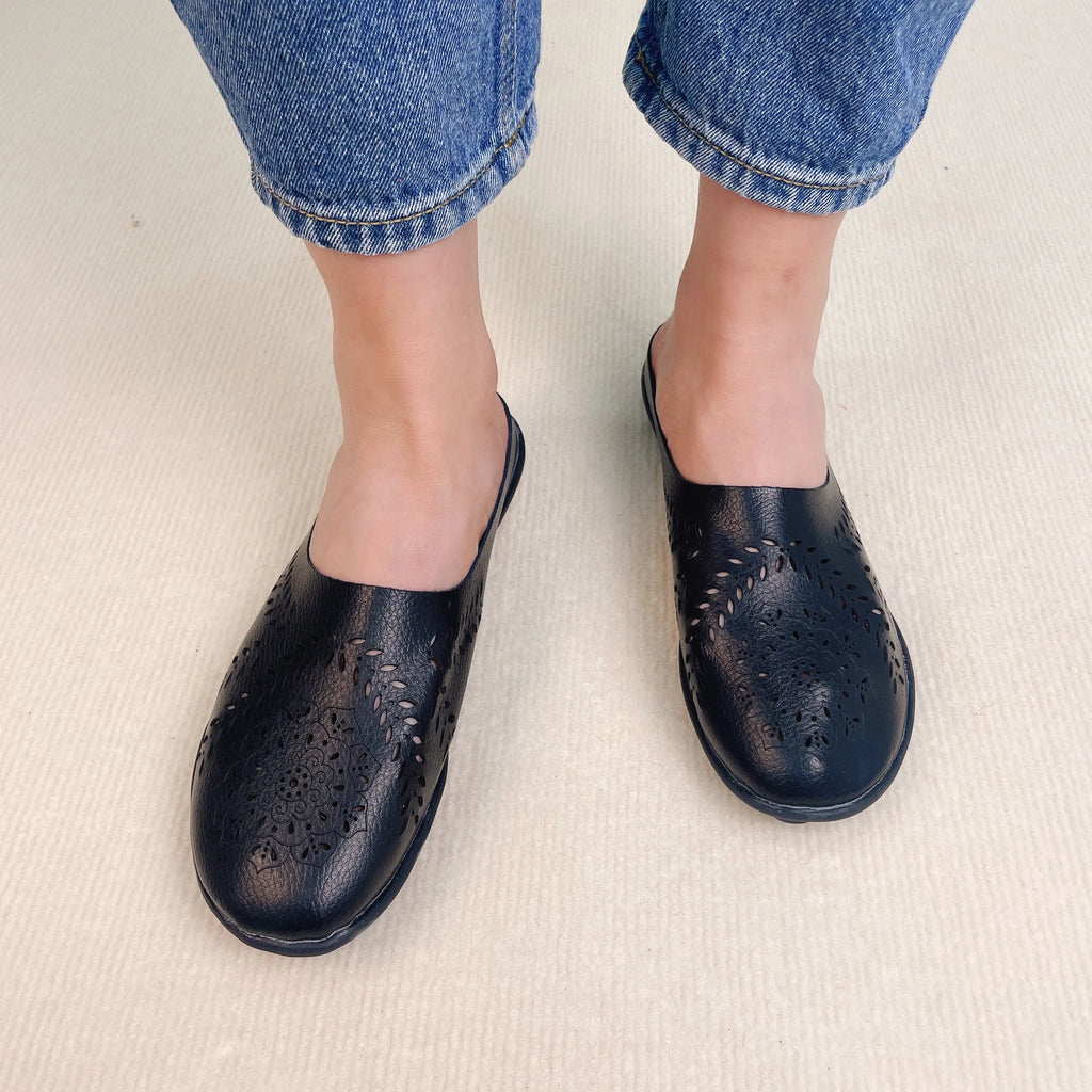 🔥Casual All-match Hollow Slippers